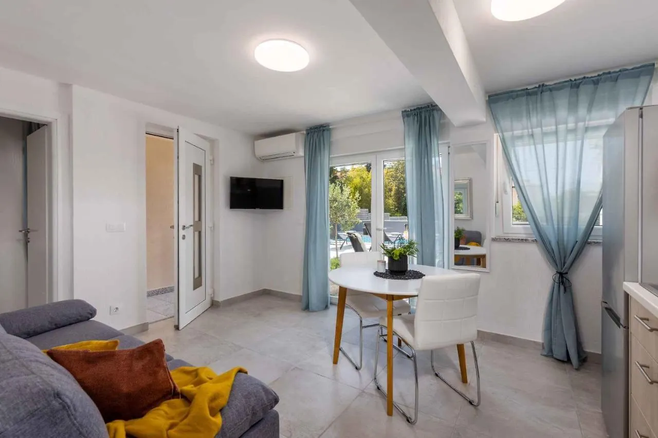 Apartments In Crikvenica 44014 Croatia