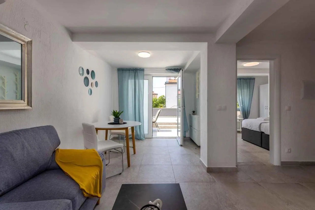 Apartments In Crikvenica 44014