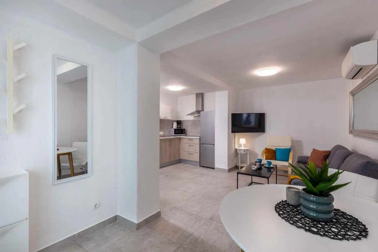 Apartments In Crikvenica 44014