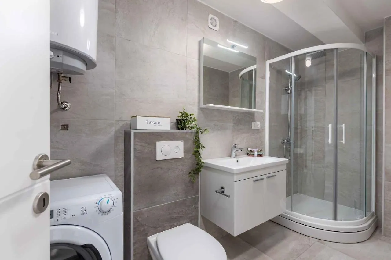 Apartments In Crikvenica 44014
